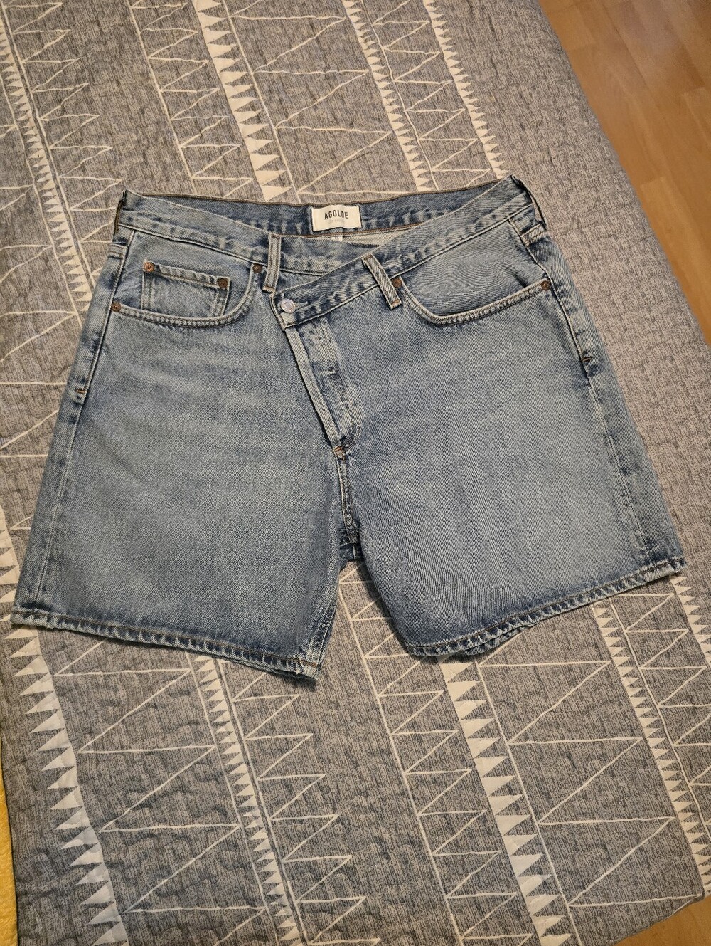 AGOLDE Criss Cross Denim Shorts - Picture 2 of 4